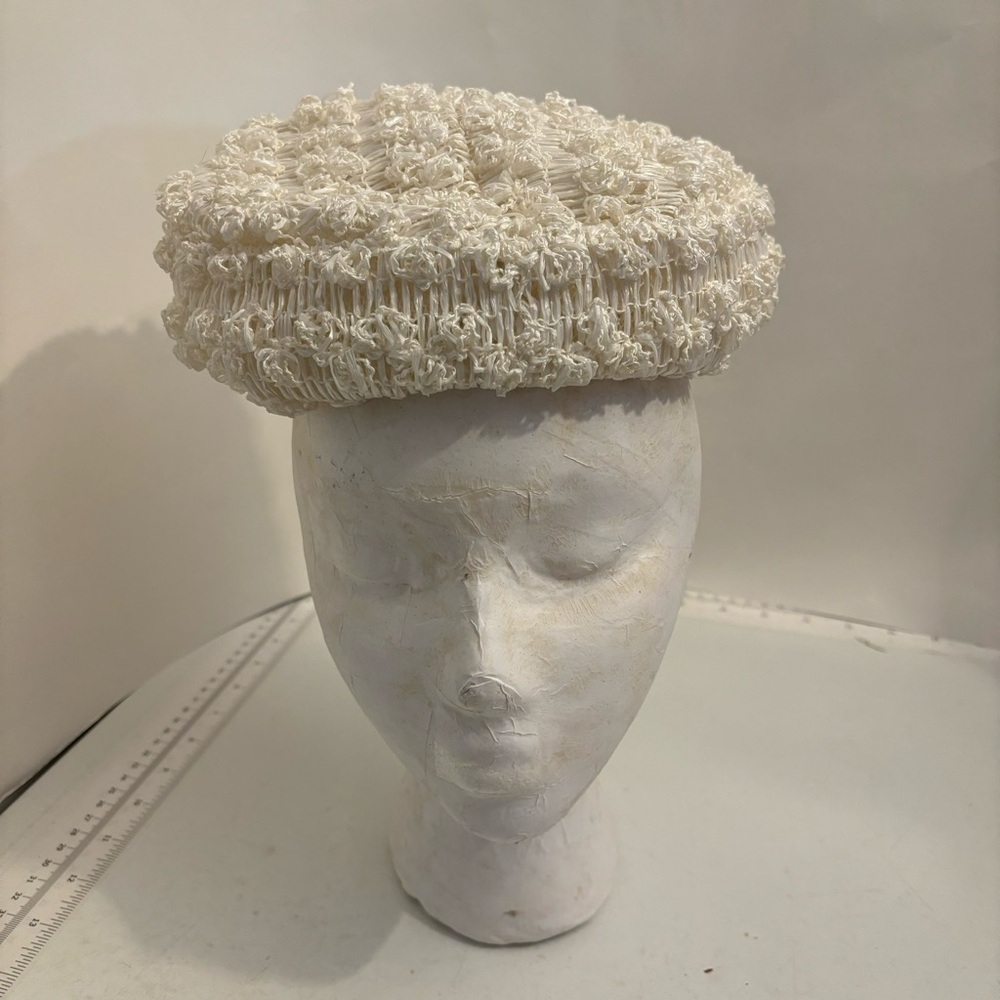 Vintage 1960’s women’s white cream rosette pillbox hat headpiece